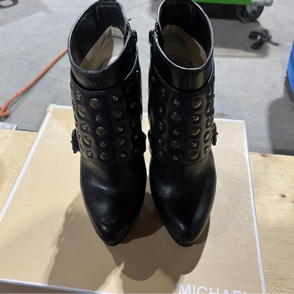 Michael Kors heels - Picture 2 of 6